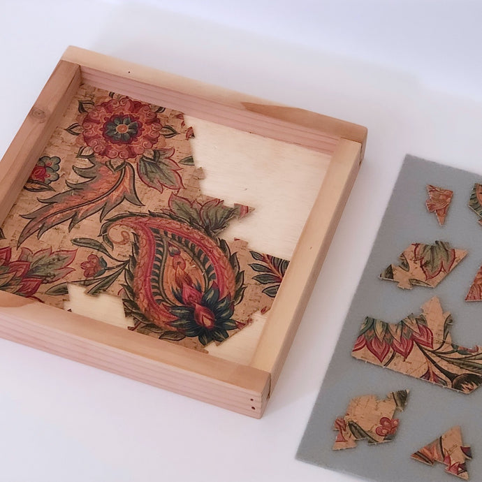 PUZZLE TRAY: